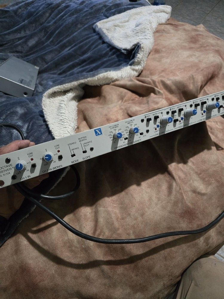 Furman x-224 crossover FOR PASSIVE PA SYSTEM
