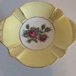 Pedestal Dish 