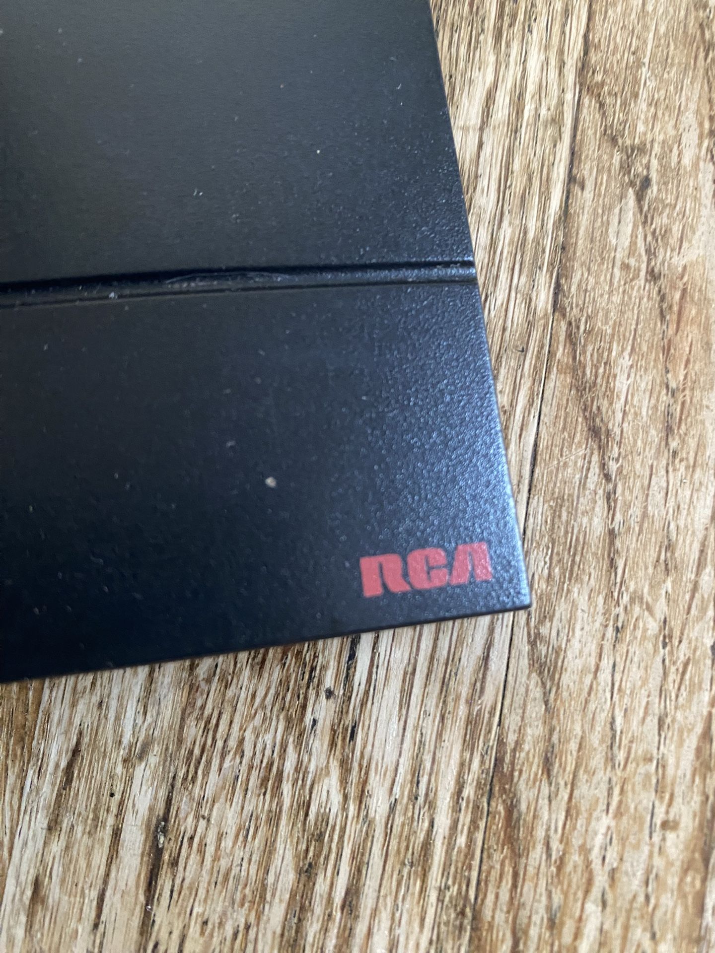 RCA Antenna for VHS AND UHF Televisions ANT 130B