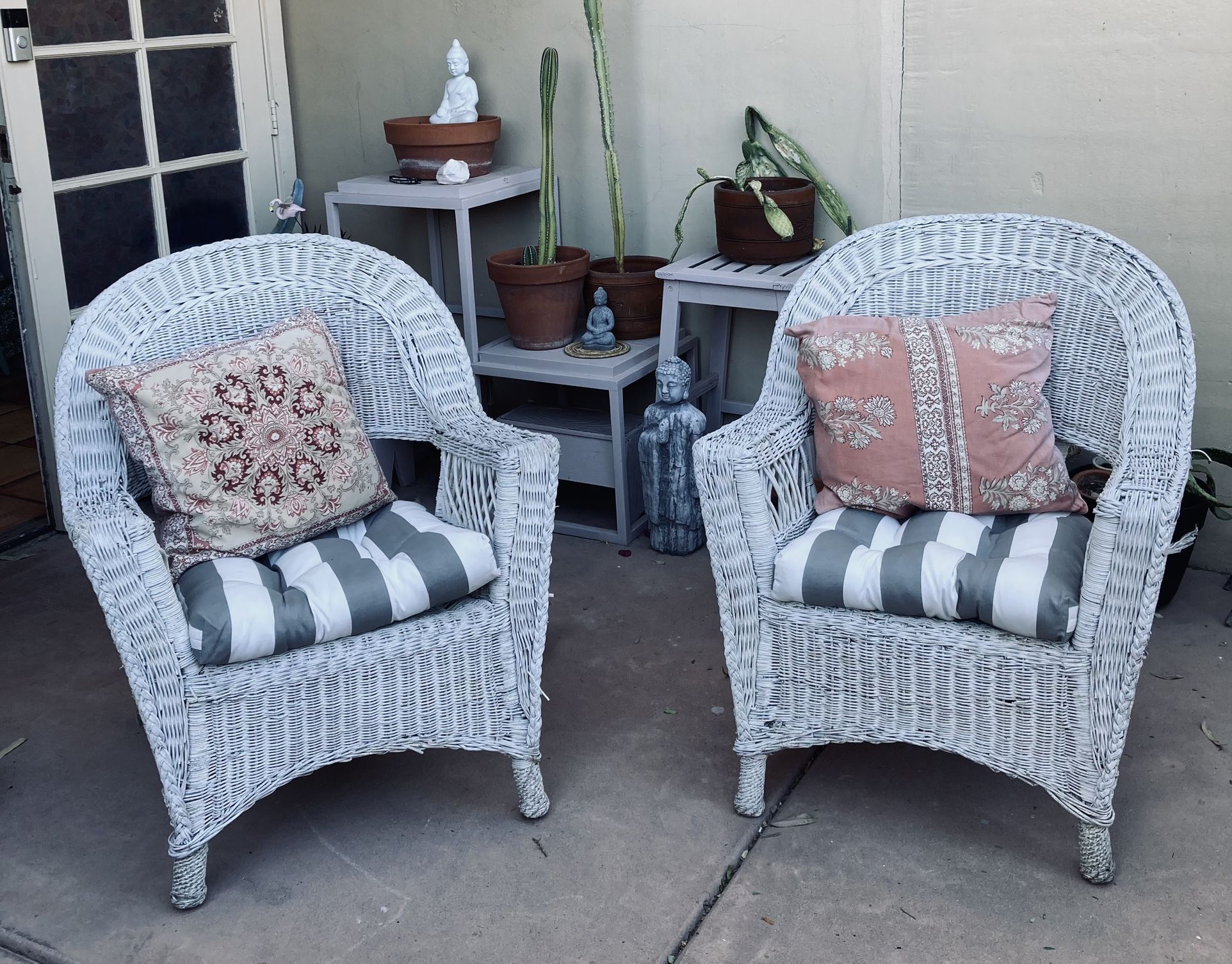 *IF YOU CAN SEE THIS, ITS AVAILABLE** Wicker Chairs Cushions Pillows