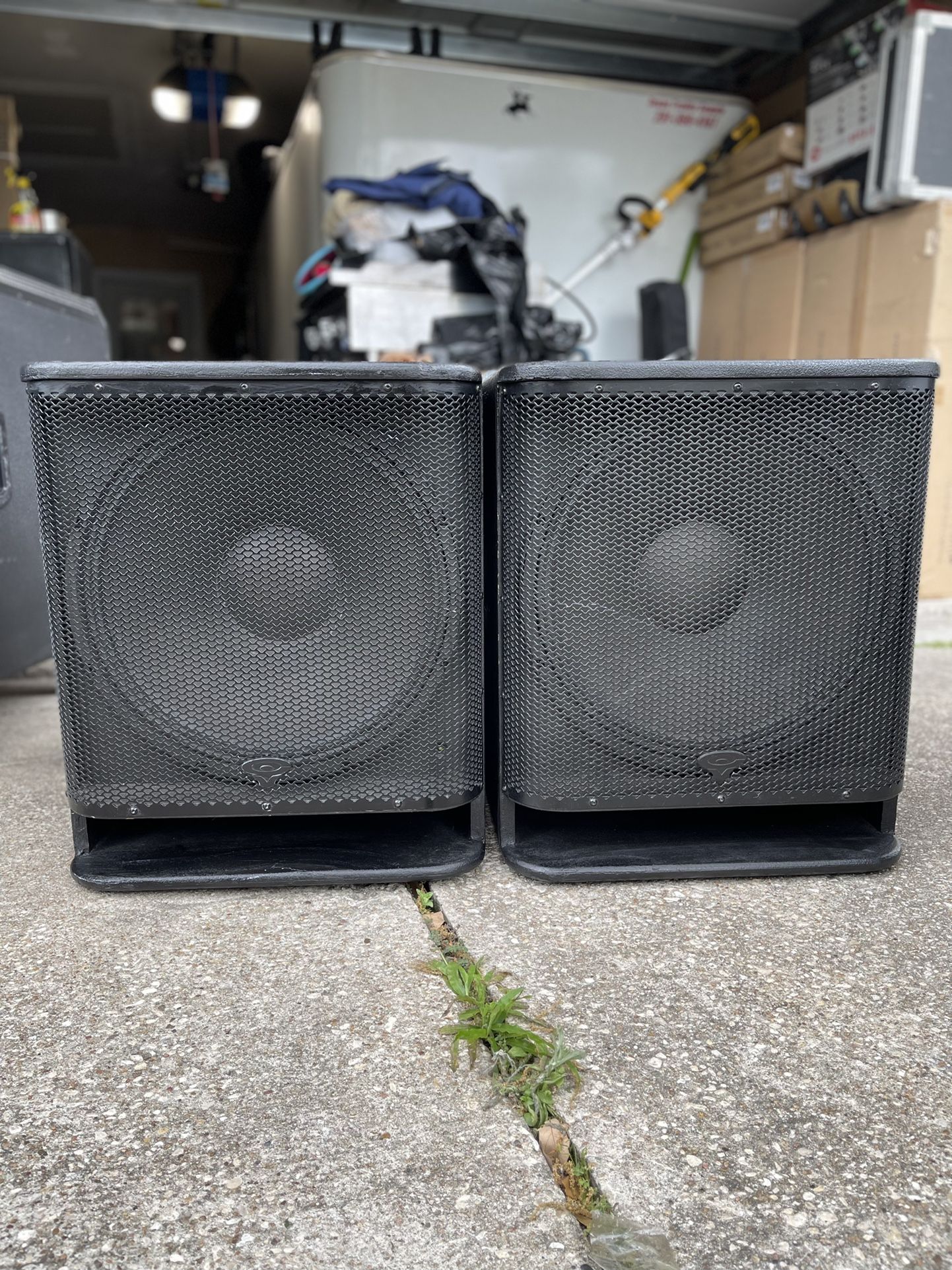 2 Cerwin Vega P1800SX 18-Inch Powered Subwoofer