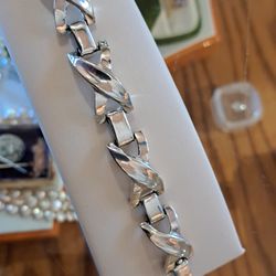 Sterling Silver X Link Bracelet 8 Inches 