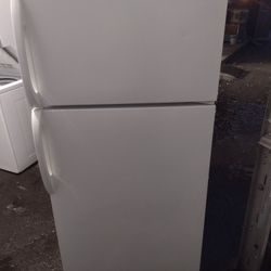 Magic Chef Refrigerator/Freezer 