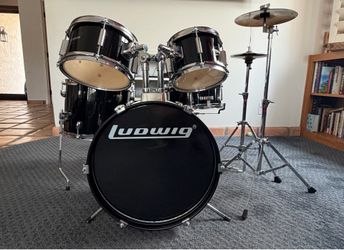 Ludwig Junior Drum Set- Black Great Condition!
