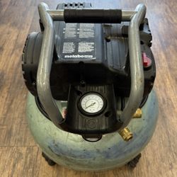 Metabo HPT EC710SM Portable 6 Gallon Pancake Air Compressor