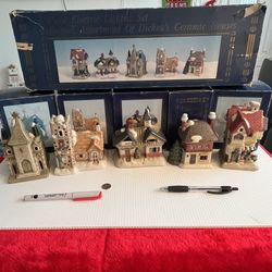VTG 5 Pc Dickens Xmas Village Ceramic Set For Lighting( no electric cord included)