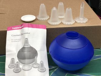 Tupperware Squeeze It Gourmet Decorator