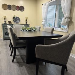 Extendable Dining Set From Ashley’s Furniture 