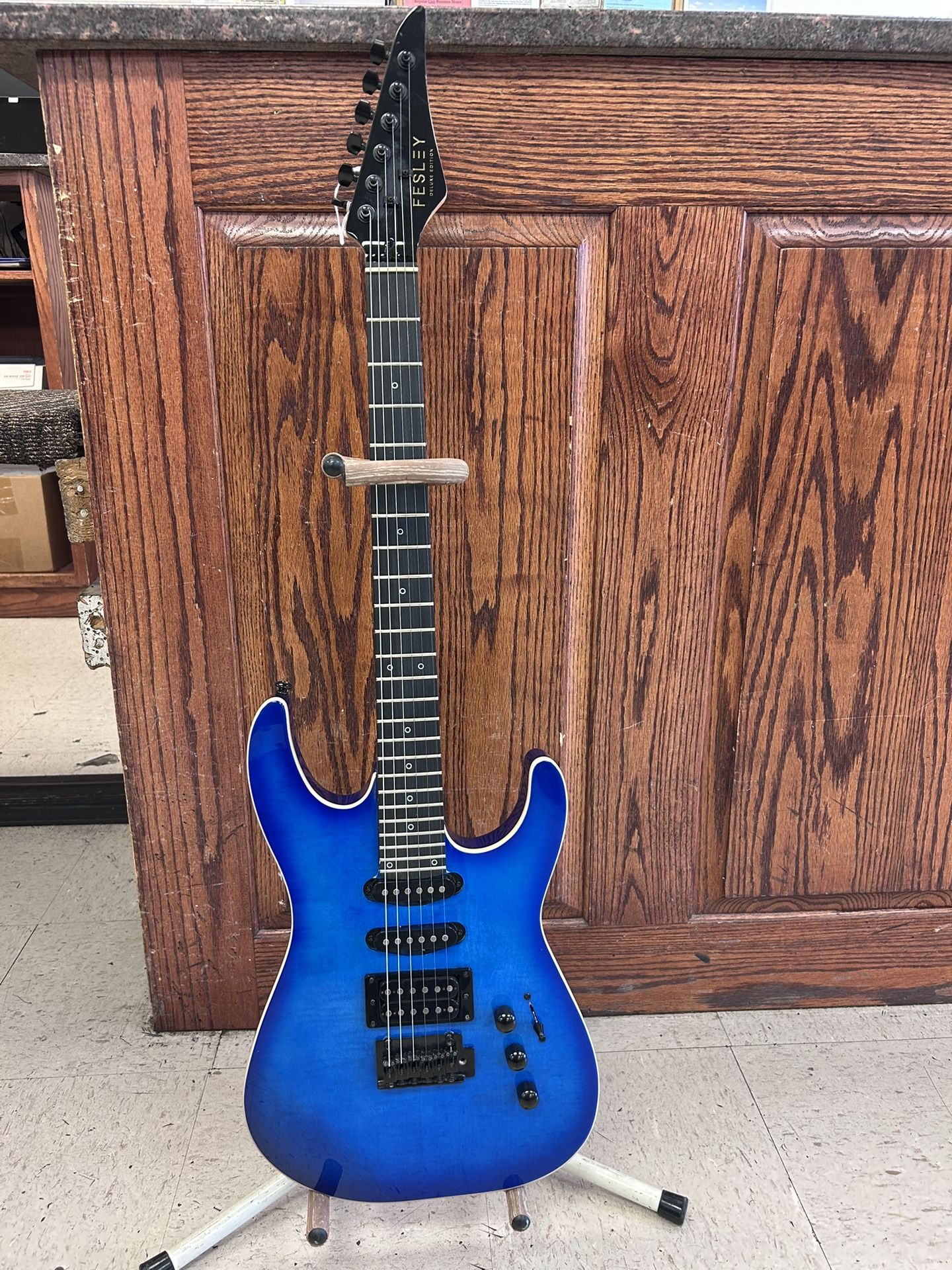 Fesley Deluxe Edition 6 String Guitar