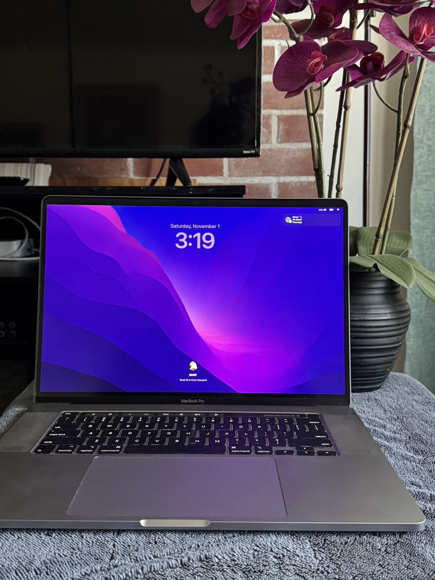 MacBook Pro 16” (2019, i9 / 64 GB / 1 TB SSD / Radeon 5500M)