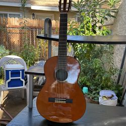 Guitar Yamaha CGS102A