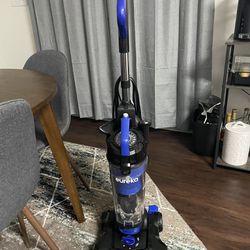 Eureka Lightweight Vacuum 