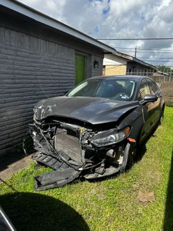 2013 Ford Fusion(Wrecked)