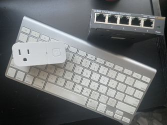 Apple Magic Keyboard, Wi-Fi Smart Plug, 5-Port Smart Switch