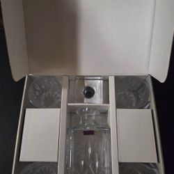 Marquis by Waterford- 5 Piece Vintage Decanter Set With 4 Glasses