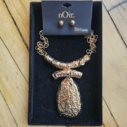 nOir Jewelry Gold Brutalist Necklace + Earrings Set