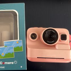Instant Digital Camera.    Instant Print