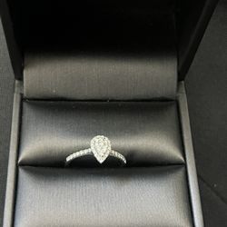 14k White Gold Diamond Ring