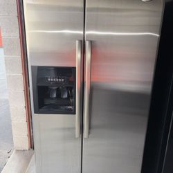 Whirlpool Stainless Steel Refrigerator And Freezer