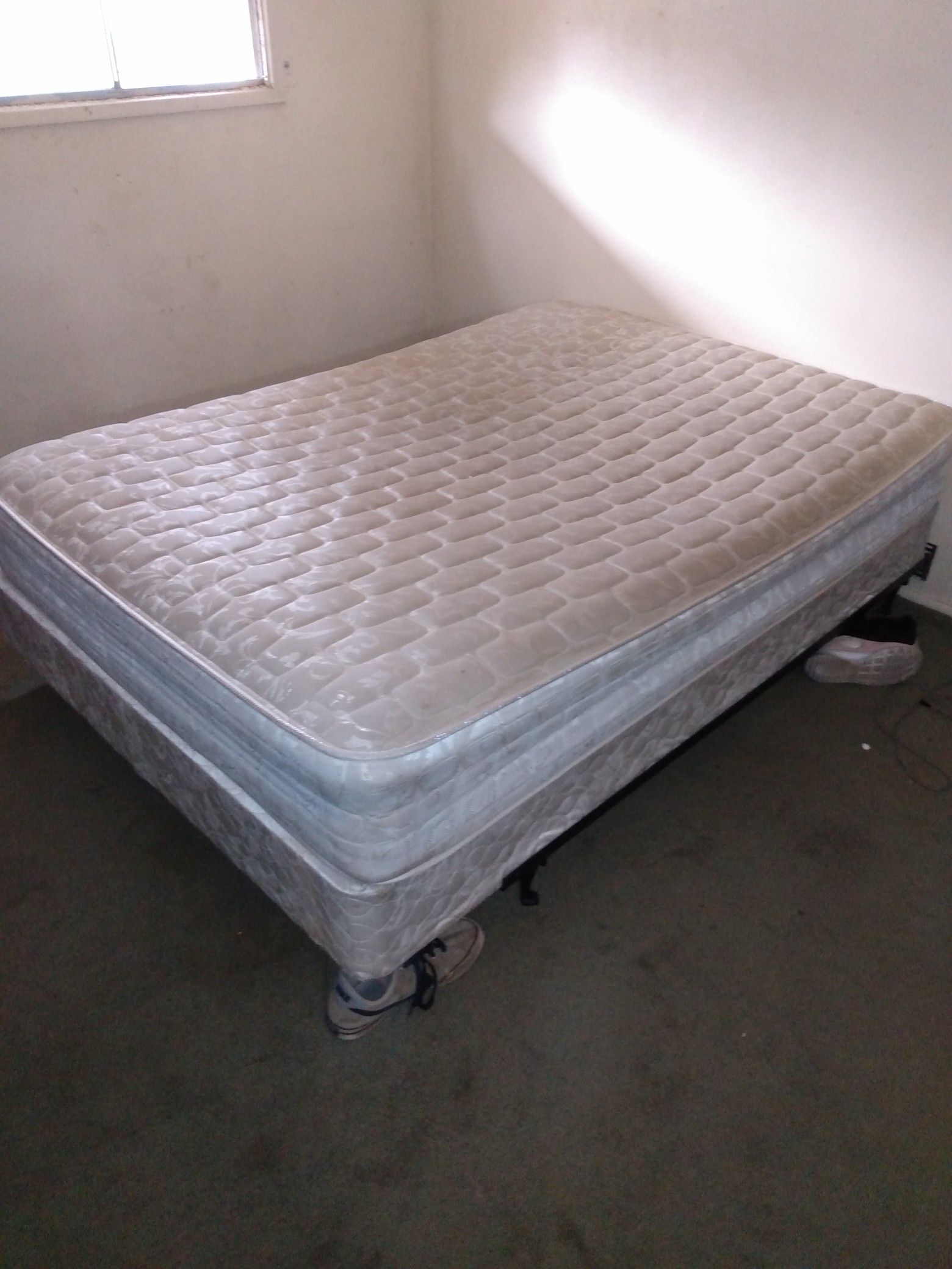 Free full size bed