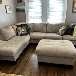 Sectional Couch + Ottoman (3-pieces) // Seats 5-6 Comfortably 