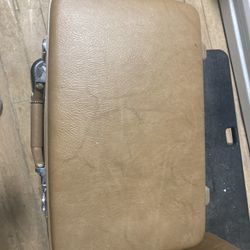 Vintage Hard She’ll Suitcases (2) With Keys 