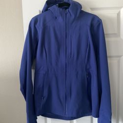 Like New Lululemon Cross Chill Jacket *RepelShell 