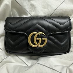 Black Gucci GG Marmont Mini Bag
