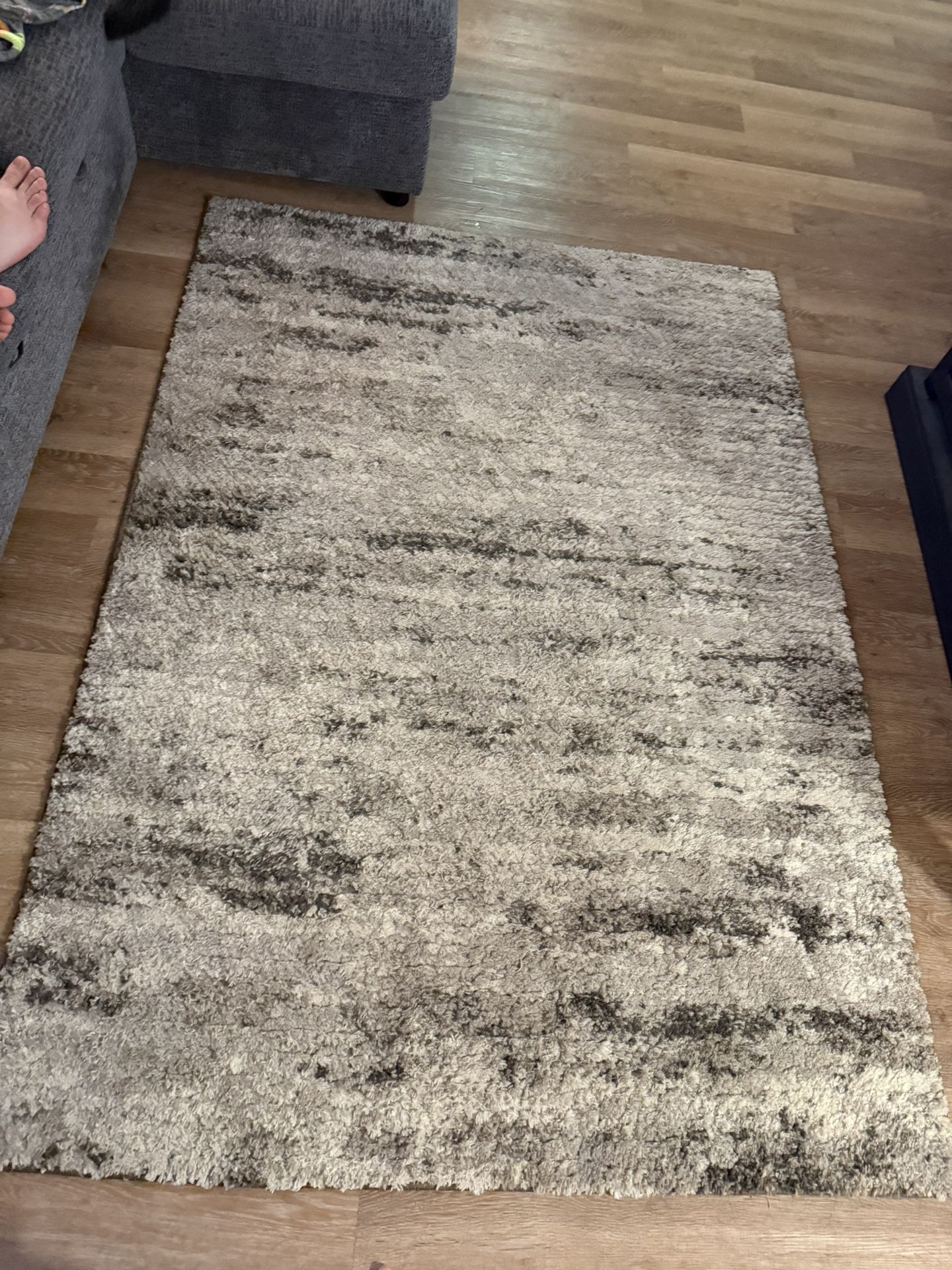 Broyhill 5 x 7 Area Rug