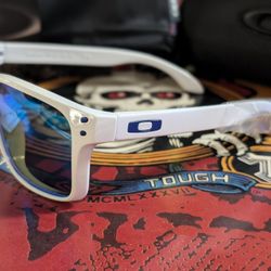 Oakley Holbrook Sunglasses White Blue