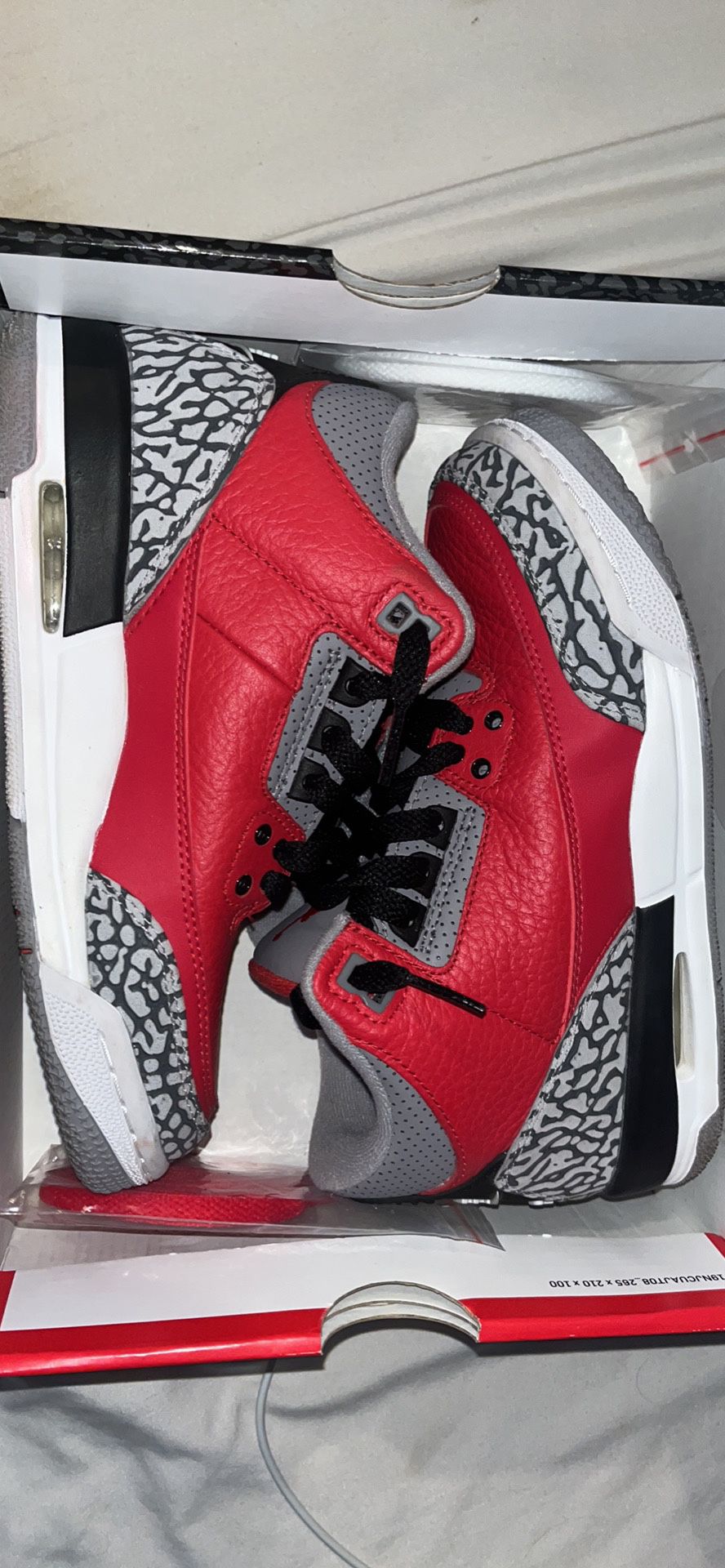 Air Jordan 3 “SE Fire Red” Size 3.5y