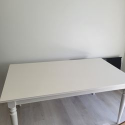 Whit extendable table