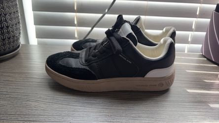 Low-Top Sneakers