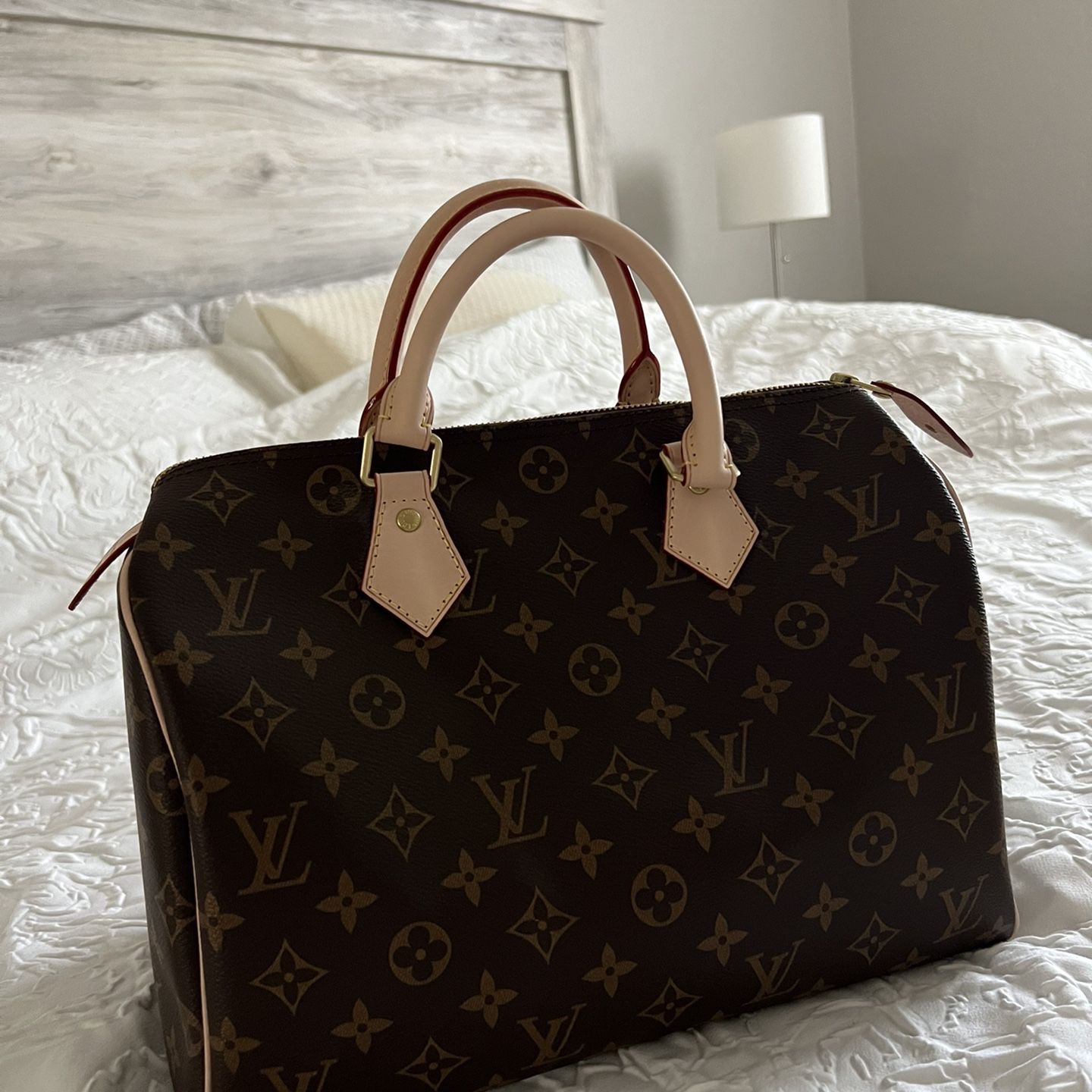 Louis Vuitton Vintage Cosmetic Trunk for Sale in Las Vegas, NV - OfferUp