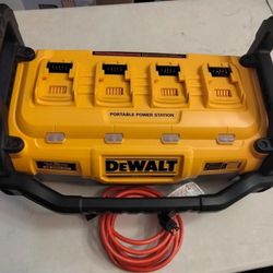 Dewalt  .Caharger And Power Station.  1800..watts