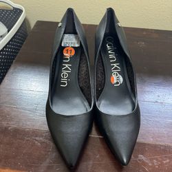 Women's Calvin Klein CK Black Pointed Toe Pumps High Heel Shoes NWT Size 11