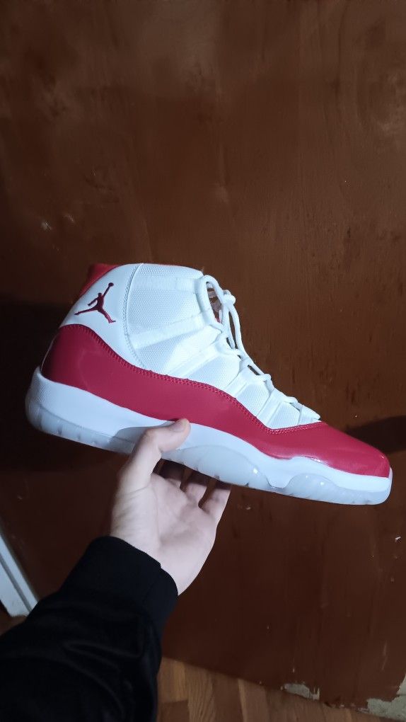 Jordan 11 Cherry