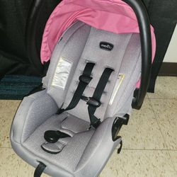 Newborn/Baby Carseat 