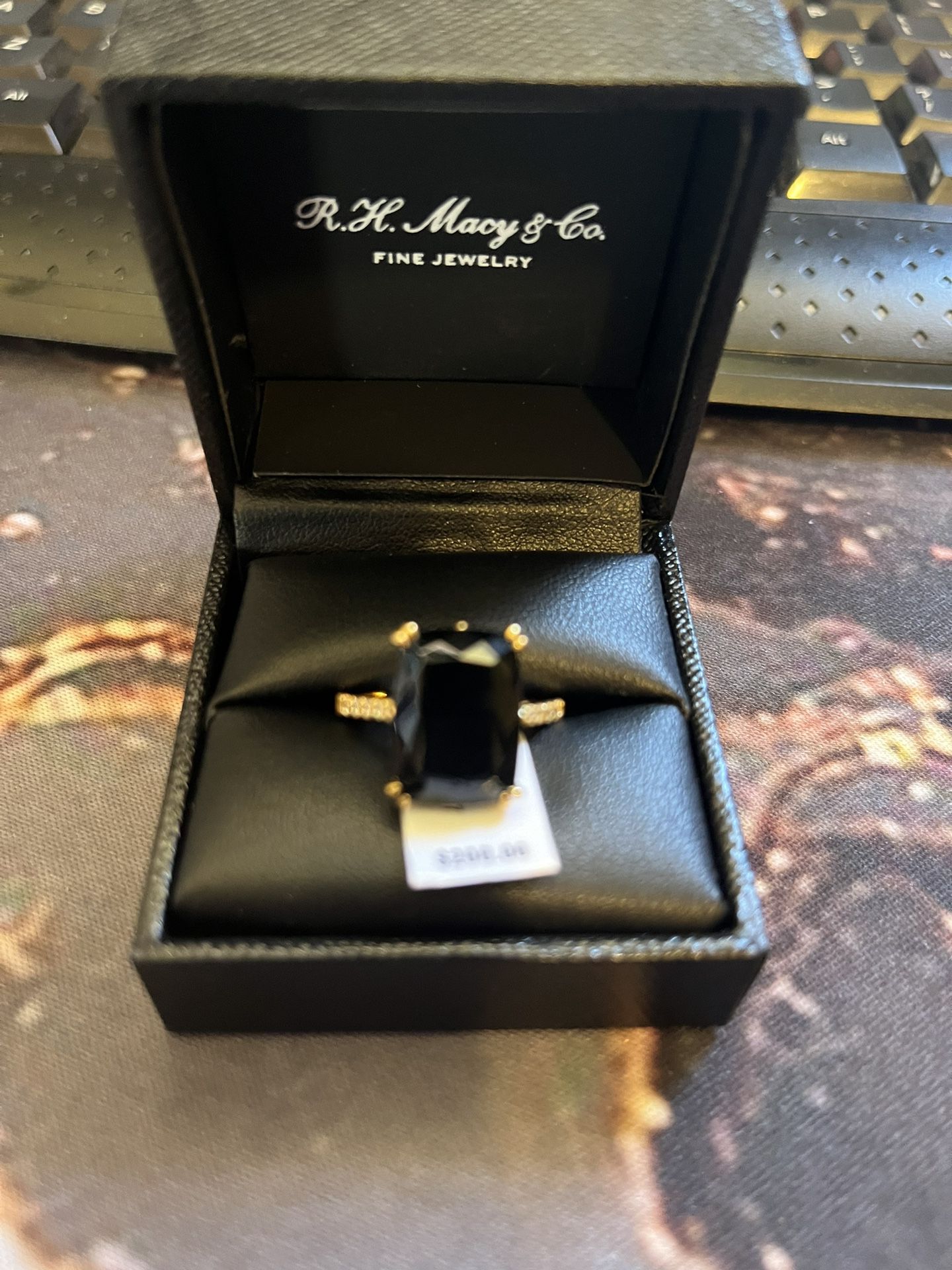 MACY’S Onyx Gold Toned ring Size 8