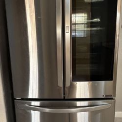 Lg Insta view French Door Refrigerator 