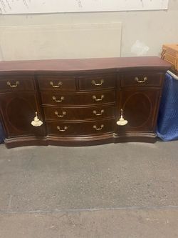 Traditional Mahogany Buffet Sideboard with Brass Hardware