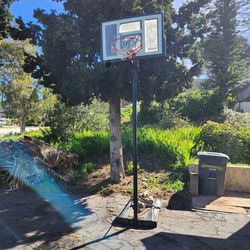 Basketball hoop