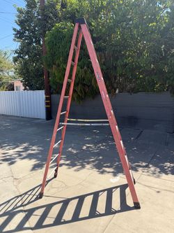 Werner 10ft Fiberglass Ladder / Escalera