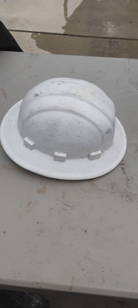 SAFETY HARD HAT