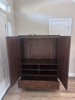 Wood Entertainment TV Stand Center