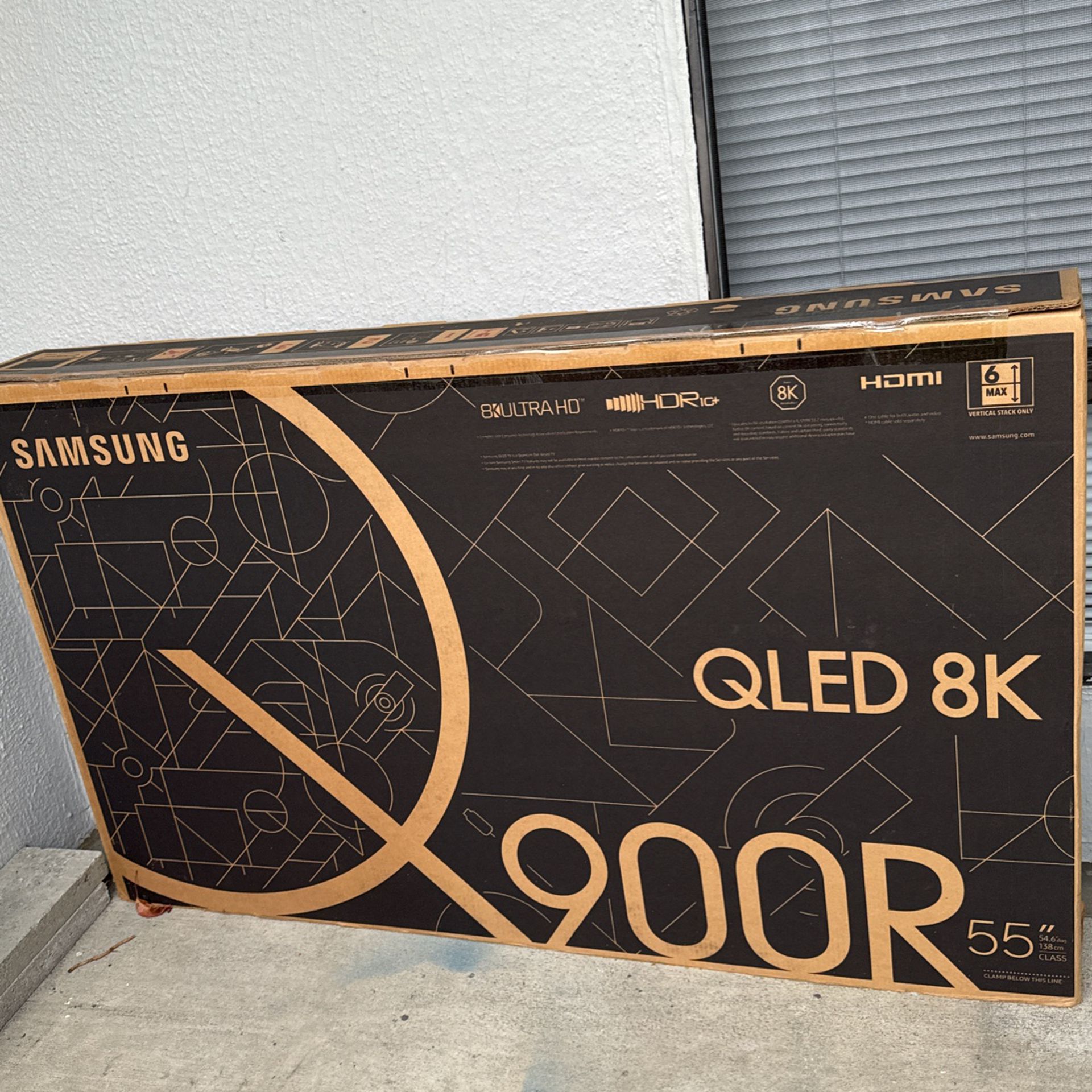 Samsung QLED 8K 900R 55 Inch -$1000 OBO