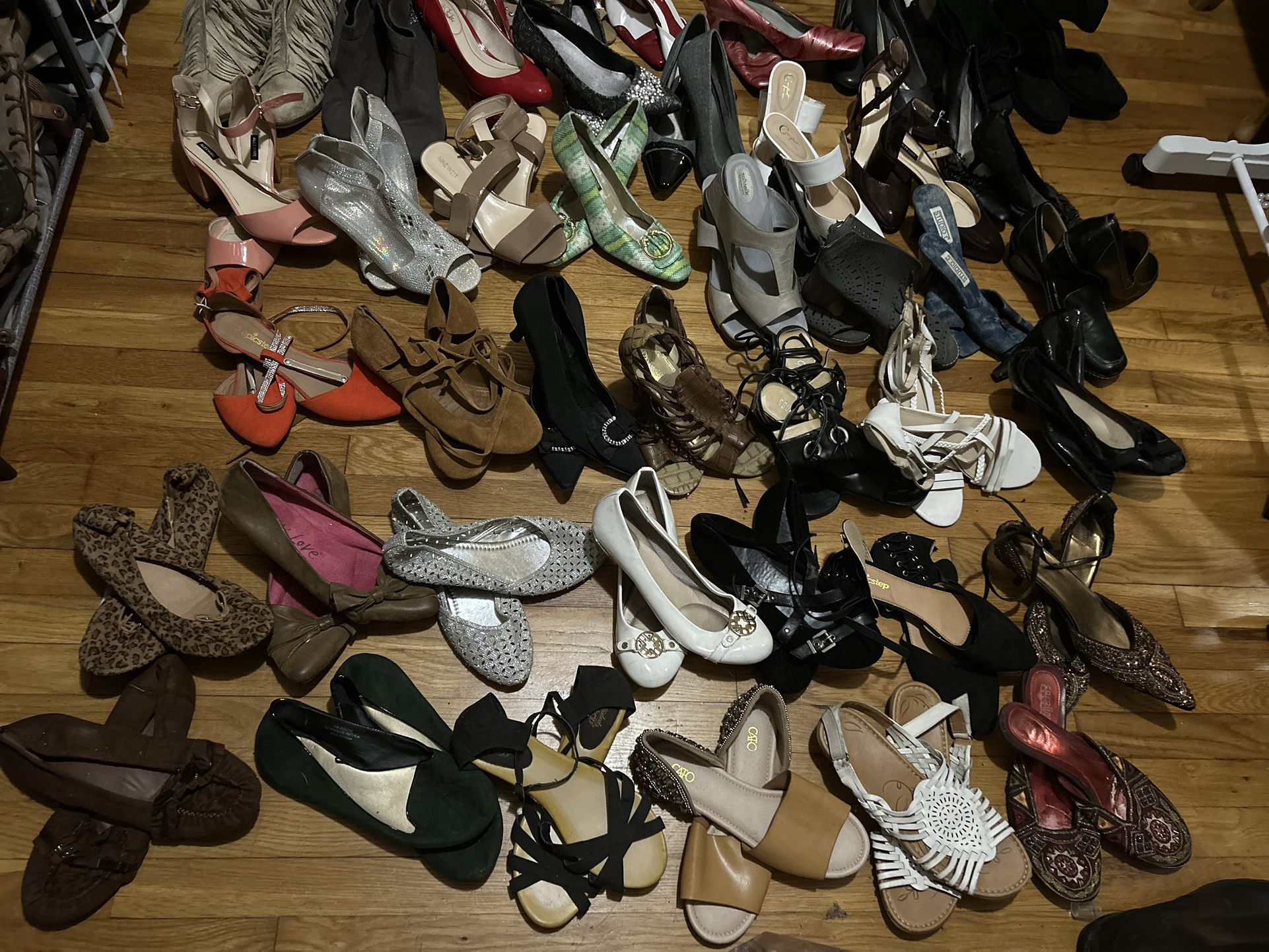 Size 11 Women’s Shoes And Boots. (60 Pair)
