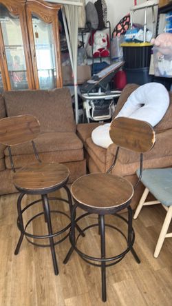 2 Bar stools
