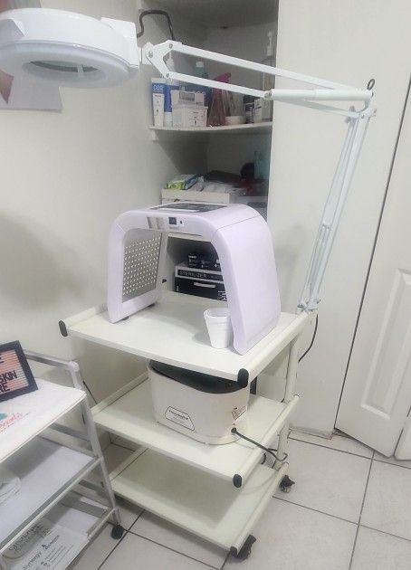 Mesa Y Lampara Estetisista