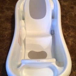 The First Years Sure Comfort Newborn To Toddler Tub, White